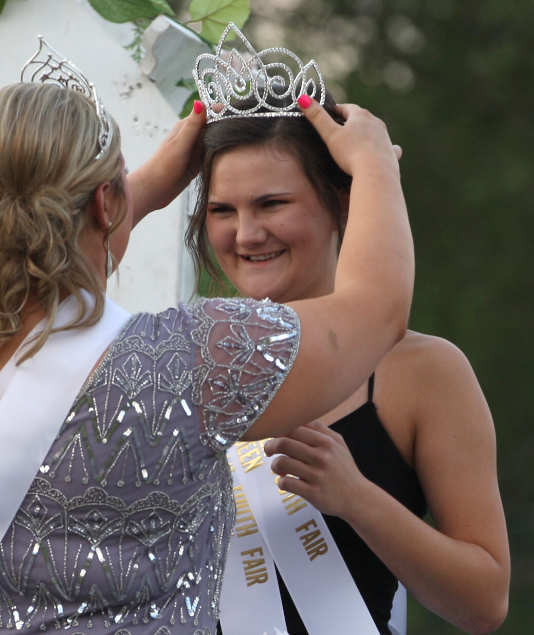 Claire Meyer crowns Caroline Otten